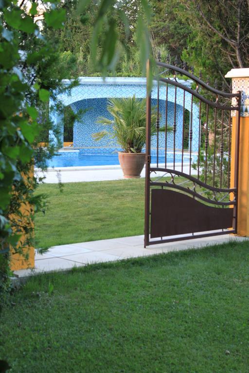 Villa Domaine la Chamade Carpentras Habitación foto