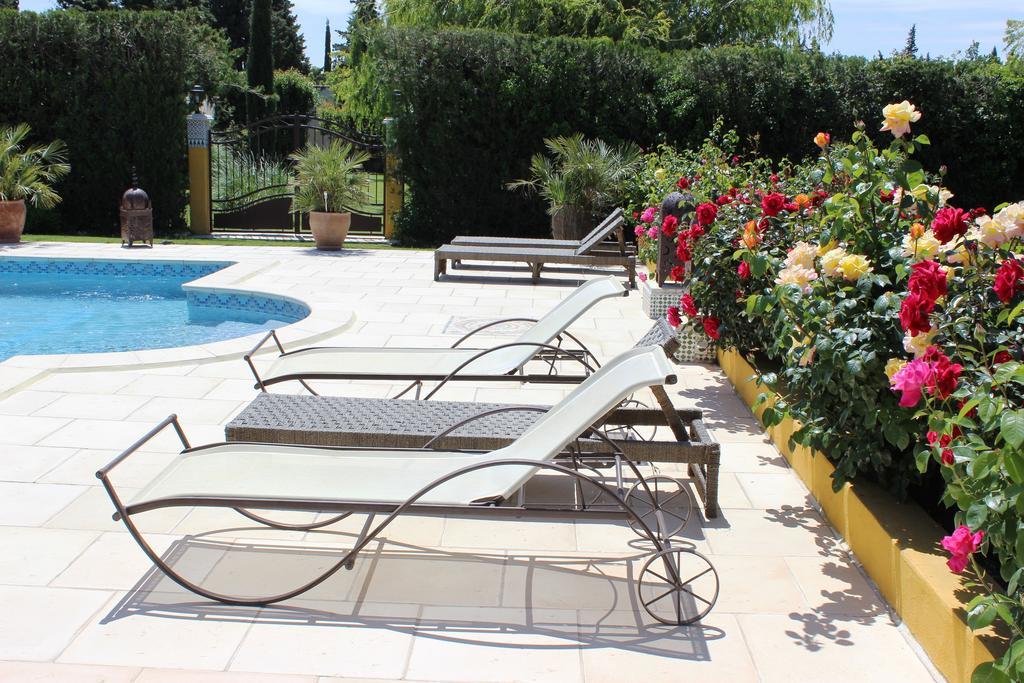Villa Domaine la Chamade Carpentras Habitación foto