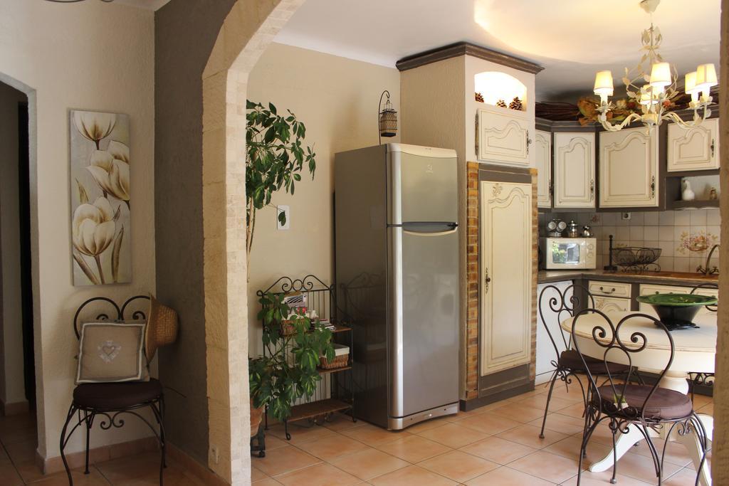 Villa Domaine la Chamade Carpentras Habitación foto