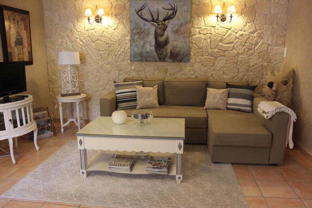 Villa Domaine la Chamade Carpentras Habitación foto
